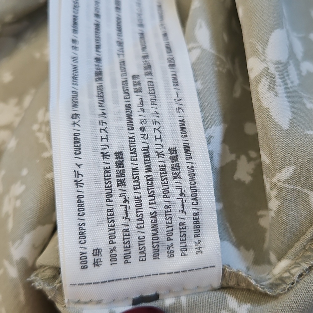 NWT Abercrombie & Fitch Sage Floral Blouse - Picture 8 of 8
